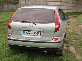 Nissan Almera Tino foto 2