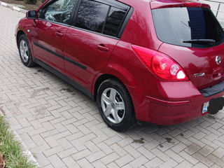 Nissan Tiida foto 3