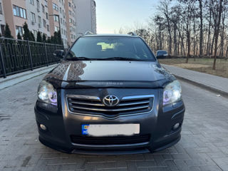 Toyota Avensis foto 5