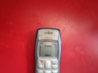Продам мобильный телефон Nokia 11 00