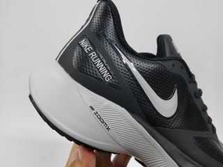 nike zoom structure 37x