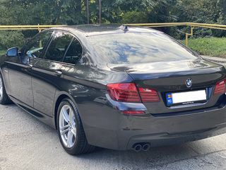 BMW 5 Series foto 10