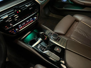 BMW 5 Series foto 3