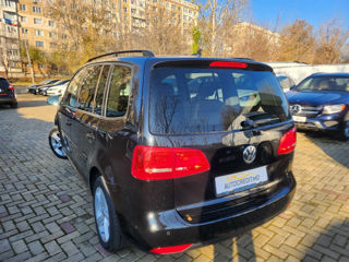 Volkswagen Touran foto 3