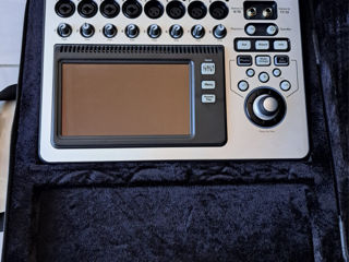 QSC Touchmix-8 mixer digital