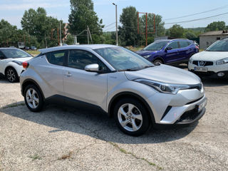 Toyota C-HR foto 2