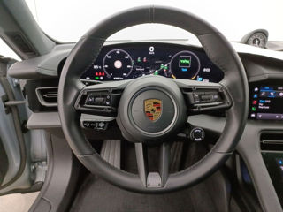 Porsche Taycan foto 11