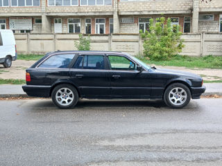 BMW 5 Series foto 3