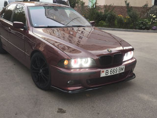 BMW 5 Series foto 2