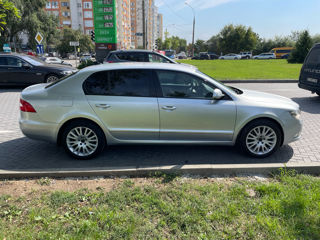 Skoda Superb foto 2