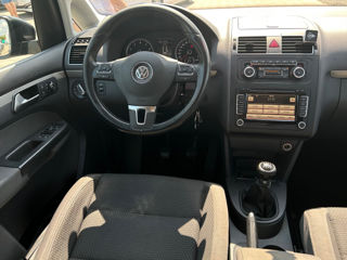 Volkswagen Touran foto 8