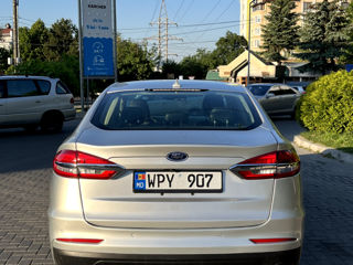 Ford Fusion foto 5