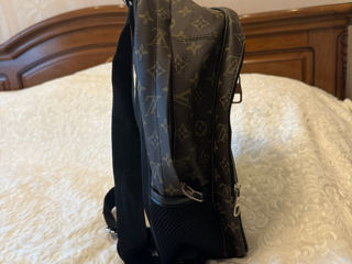 Vând geantă Louis Vuitton în stare ca nouă foto 2