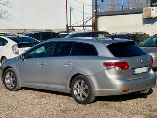 Toyota Avensis foto 8