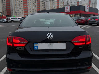 Volkswagen Jetta foto 4