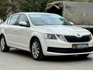 Skoda Octavia foto 1