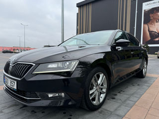 Skoda Superb foto 2