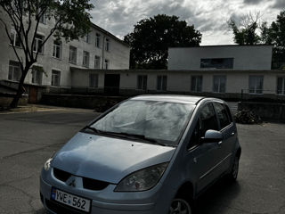 Mitsubishi Colt foto 1