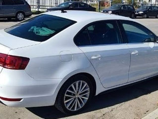 Volkswagen Jetta foto 2