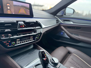 BMW 5 Series foto 14