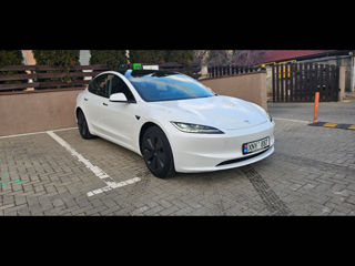 Tesla Model 3 foto 6