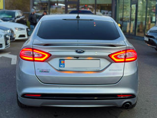 Ford Fusion foto 6