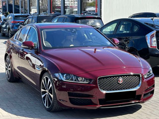 Jaguar XE foto 4