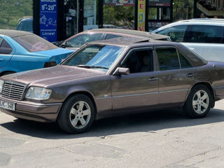 Mercedes Series (W124)