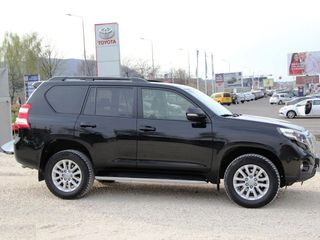 Toyota Land Cruiser Prado foto 1