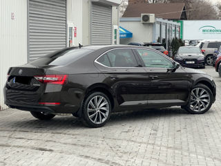 Skoda Superb foto 4