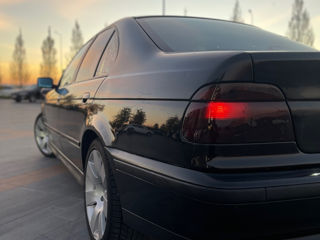 BMW 5 Series foto 4