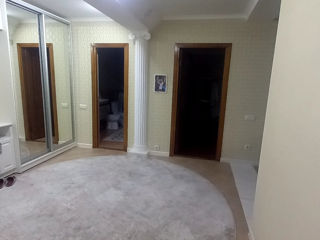 Apartament cu 2 camere, 81 m², Râșcani, Chișinău foto 4