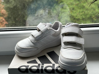 Ghete Adidas mărimea 23. foto 3