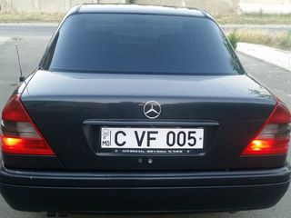 Mercedes C Class foto 2