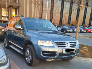Volkswagen Touareg foto 1