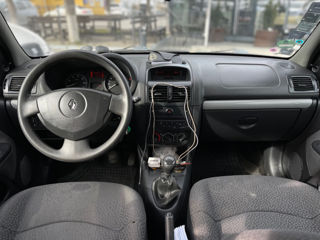 Renault Clio foto 11