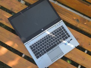 Hp EliteBook 8460p intel i5 Full HD 1600 X 900 Radion Graphics foto 1