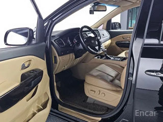 KIA Carnival foto 8