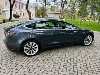 Tesla Model 3 foto 3