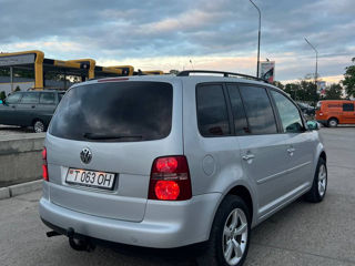 Volkswagen Touran foto 6