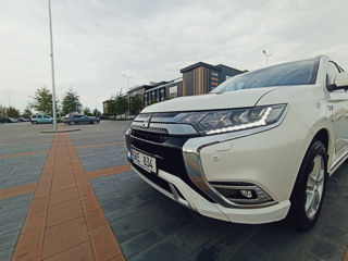 Mitsubishi Outlander foto 3