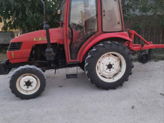 Vând tractor! foto 2