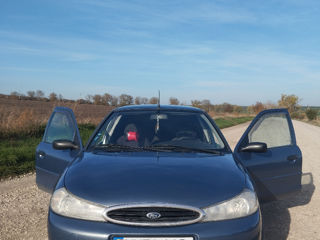 Ford Mondeo foto 6