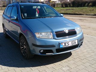 Skoda Fabia foto 2