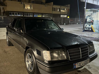 Mercedes E-Class foto 2