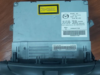 CD changer Mazda 2 foto 2