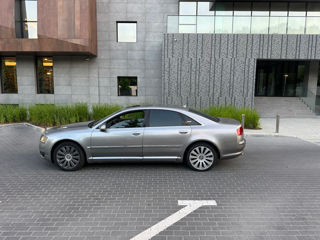 Audi A8 foto 1