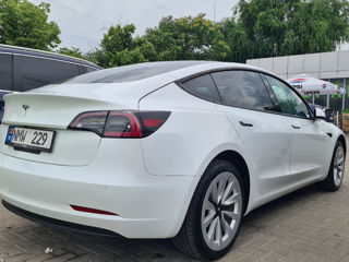 Tesla Model 3 foto 8