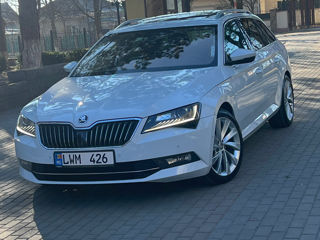 Skoda Superb foto 2