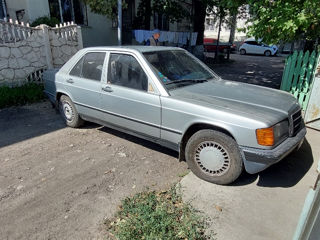 Mercedes 190 foto 4